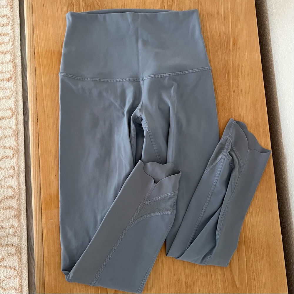 Lululemon Scallop Wunder Under 23” size 2